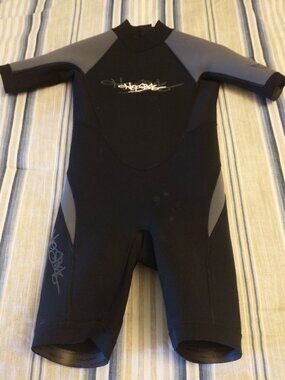 HO SPORTS BLACK GRAY SHORTY WETSUIT ~ JUNIOR KIDS SIZE 12